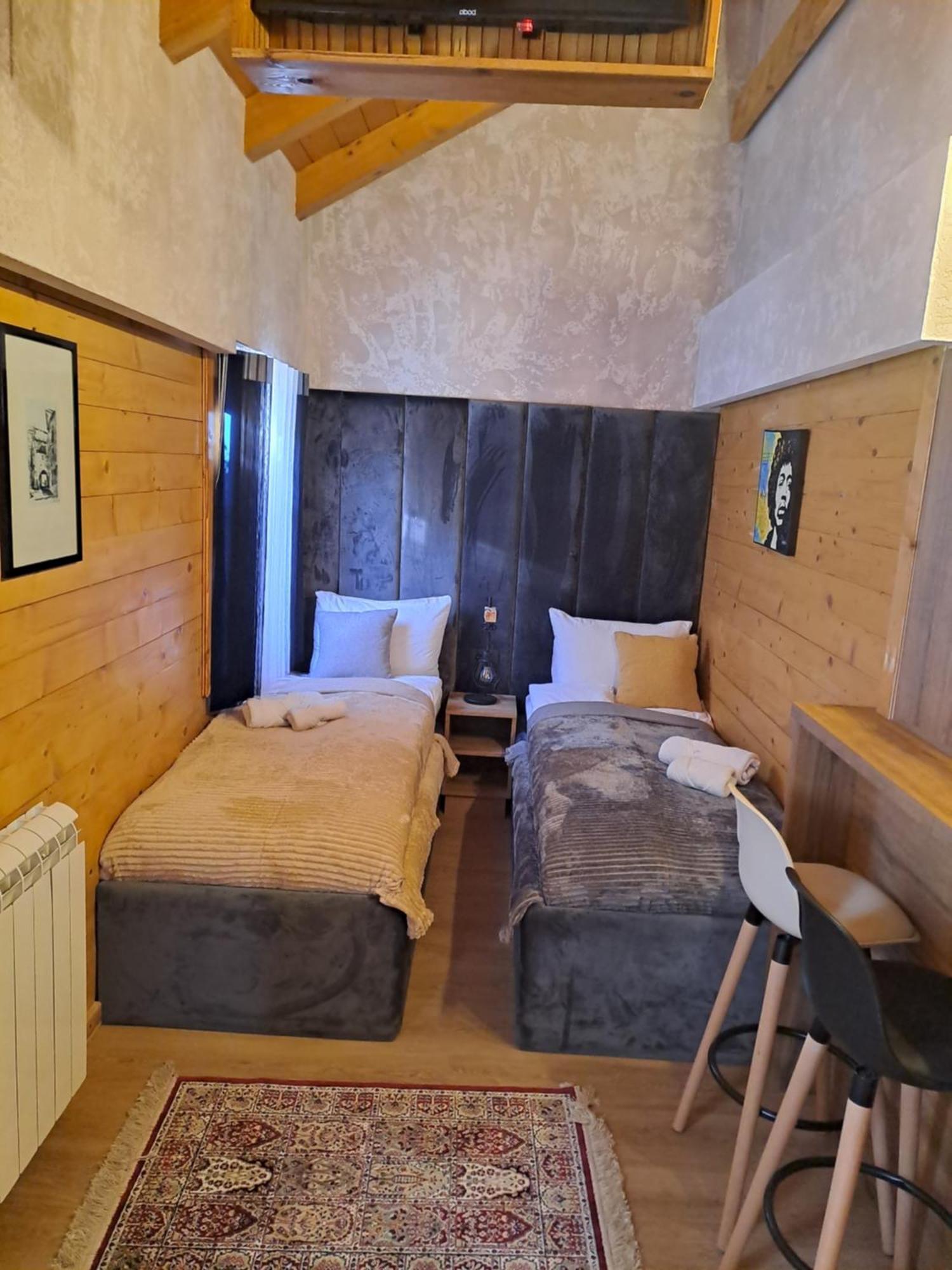 Rooms And Apartmants Mirovic 科拉欣 外观 照片